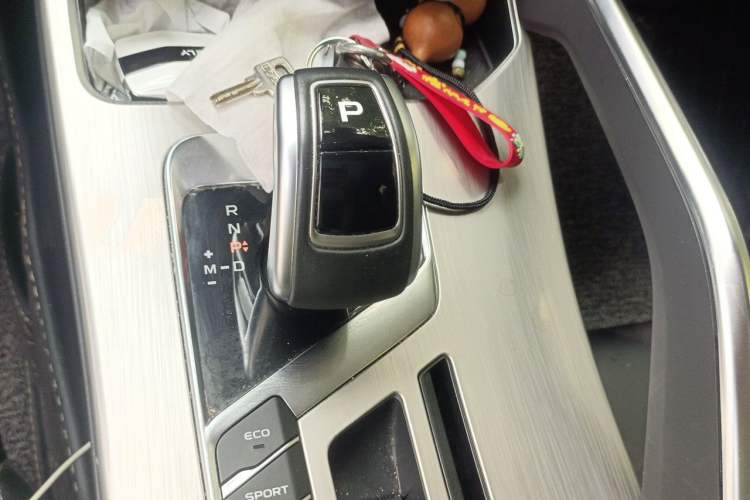 Used Geely Auto Coolray 2019 260T DCT Knight China V Standard Gear Lever