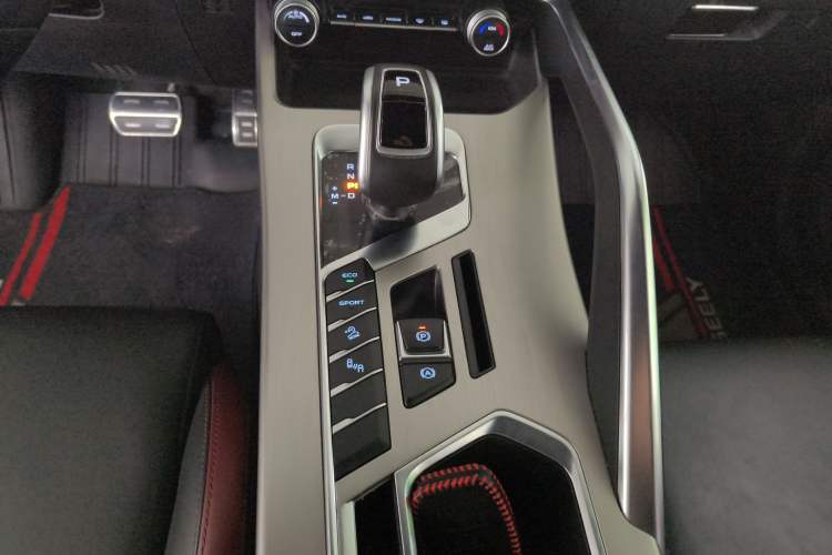 Used Geely Auto Coolray 2019 Sport Version 260T DCT Explorer China VI Standard Gear Lever