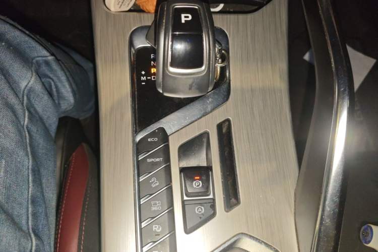 Used Geely Auto Coolray 2019 Sport Version 260T DCT Battle China VI Standard Gear Lever