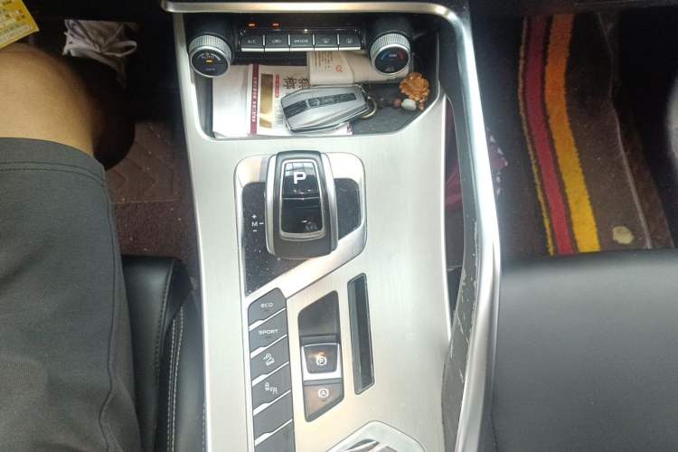 Used Geely Auto Coolray 2019 260T DCT Knight China VI Standard Gear Lever