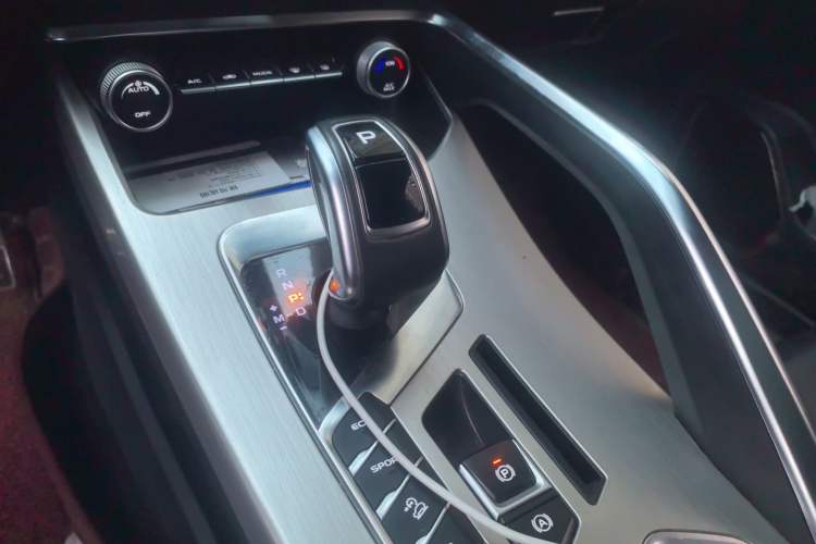 Used Geely Auto Coolray 2019 Sport Model 260T DCT Battle China V Standard Gear Lever