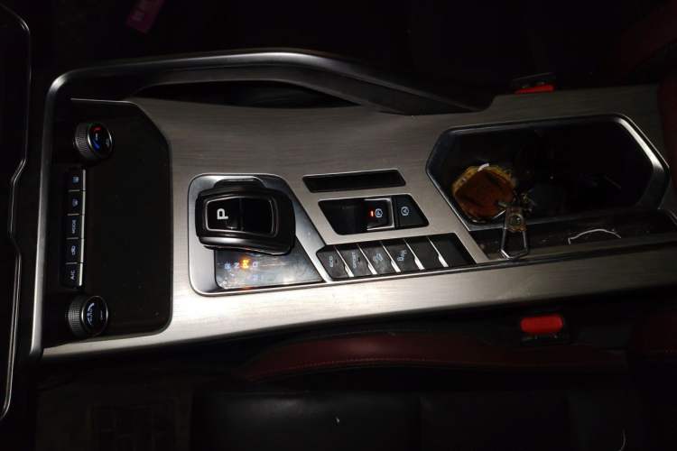 Used Geely Auto Coolray 2019 Sport Version 260T DCT Explorer China VI Standard Gear Lever