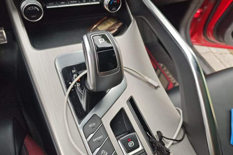 Used Geely Auto Coolray 2019 Sport Model 260T DCT Battle China V Standard Gear Lever