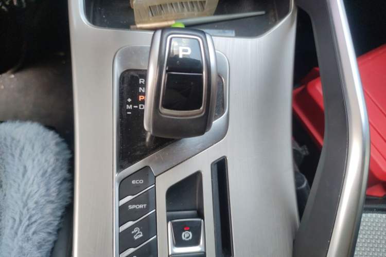 Used Geely Auto Coolray 2019 260T DCT Knight China VI Standard Gear Lever