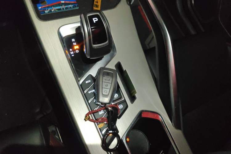 Used Geely Auto Coolray 2019 Sport Version 260T DCT Battle China VI Standard Gear Lever