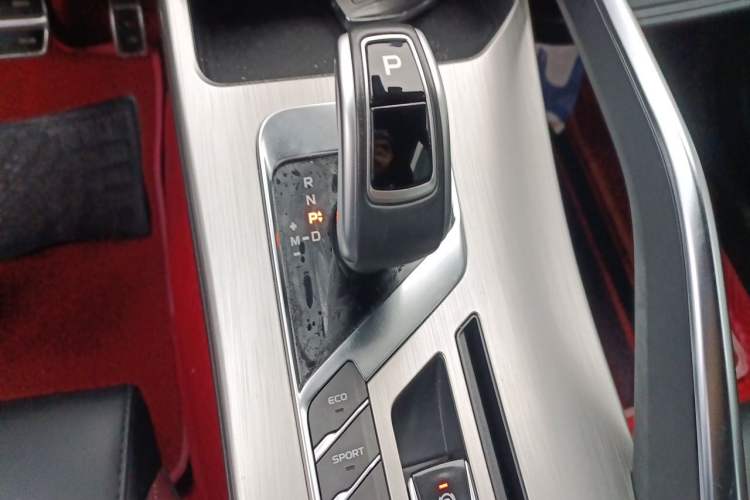 Used Geely Auto Coolray 2019 Sport Model 260T DCT Battle China V Standard Gear Lever
