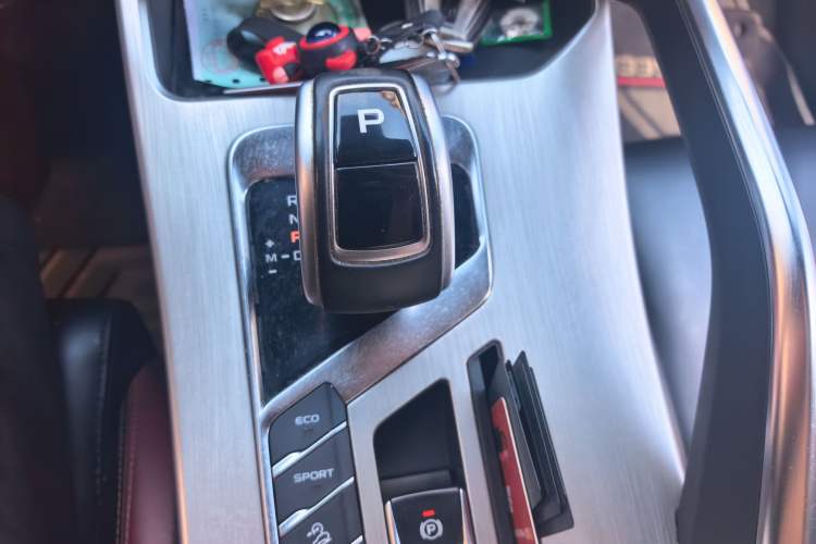 Used Geely Auto Coolray 2019 Sport Model 260T DCT Battle China V Standard Gear Lever