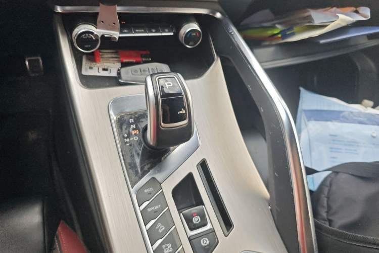 Used Geely Auto Coolray 2019 Sport Version 260T DCT Battle China VI Standard Gear Lever