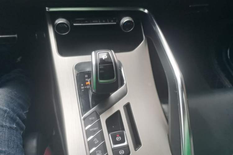 Used Geely Auto Coolray 2019 Sport Model 260T DCT Battle China V Standard Gear Lever