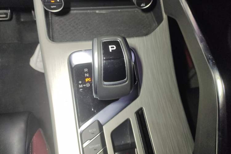 Used Geely Auto Coolray 2019 Sport Model 260T DCT Battle China V Standard Gear Lever