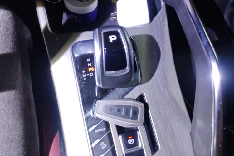 Used Geely Auto Coolray 2019 Sport Version 260T DCT Battle China VI Standard Gear Lever