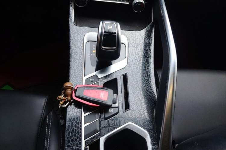 Used Geely Auto Coolray 2019 260T DCT Knight China VI Standard Gear Lever