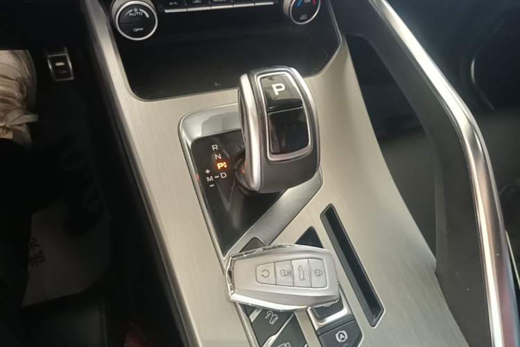 Used Geely Auto Coolray 2019 Sport Version 260T DCT Battle China VI Standard Gear Lever