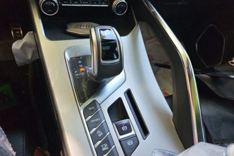 Used Geely Auto Coolray 2019 Sport Version 260T DCT Battle China VI Standard Gear Lever