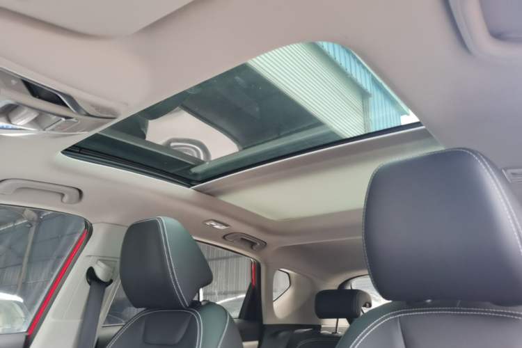 Used Geely Auto Coolray 2019 260T DCT Knight China VI Standard Headliner