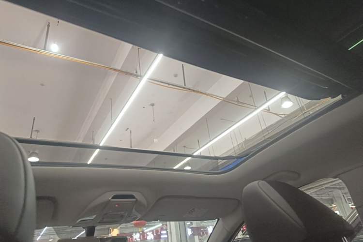 Used Geely Auto Coolray 2019 260T DCT Explorer China VI Standard Headliner