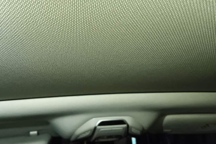 Used Geely Auto Coolray 2019 260T DCT Knight China VI Standard Headliner