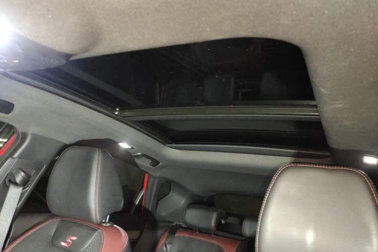 Used Geely Auto Coolray 2019 Sport Model 260T DCT Battle China V Standard Headliner