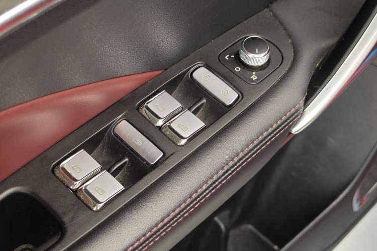 Used Geely Auto Coolray 2019 Sport Model 260T DCT Patrol China V Standard Interior 10