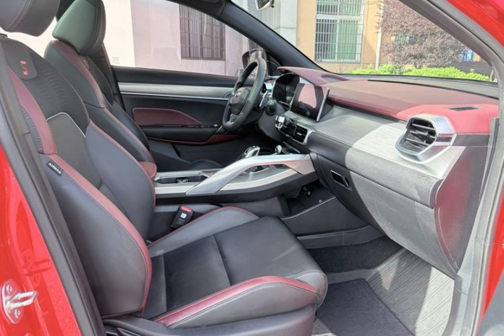 Used Geely Auto Coolray 2019 Sport Version 260T DCT Explorer China VI Standard Interior 3