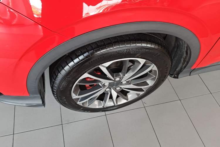 Used Geely Auto Coolray 2019 Sport Model 260T DCT Patrol China V Standard Left Front Wheel Hub