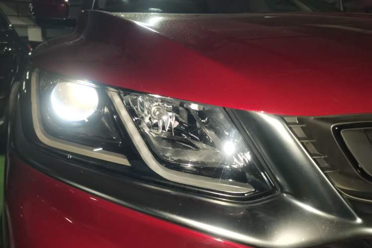 Used Geely Auto Coolray 2019 260T DCT Explorer China V Standard Right Front Headlight