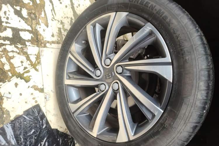 Used Geely Auto Coolray 2019 260T DCT Explorer China V Standard Right Rear Wheel Hub