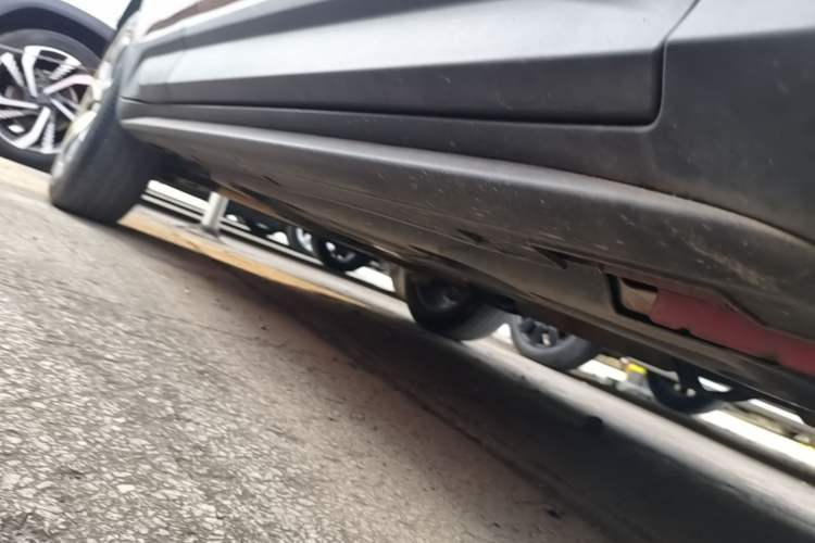 Used Geely Auto Coolray 2019 Sport Model 260T DCT Patrol China V Standard Right Side Sill