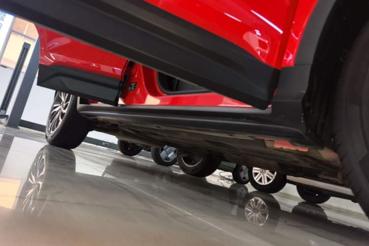 Used Geely Auto Coolray 2019 260T DCT Knight China VI Standard Right Side Sill