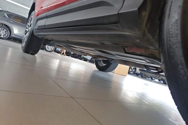Used Geely Auto Coolray 2019 Sport Model 260T DCT Patrol China V Standard Right Side Sill
