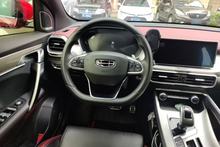 Used Geely Auto Coolray 2019 Sport Model 260T DCT Battle China V Standard Steering Wheel