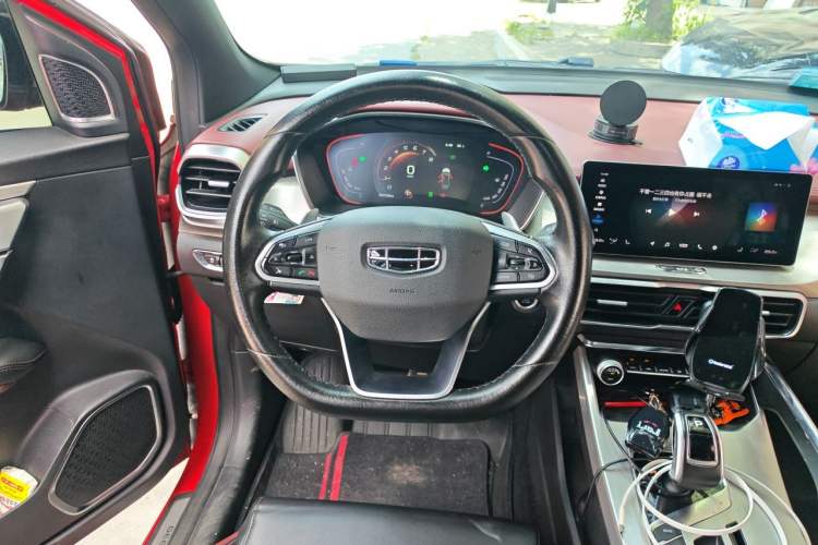 Used Geely Auto Coolray 2019 Sport Model 260T DCT Battle China V Standard Steering Wheel
