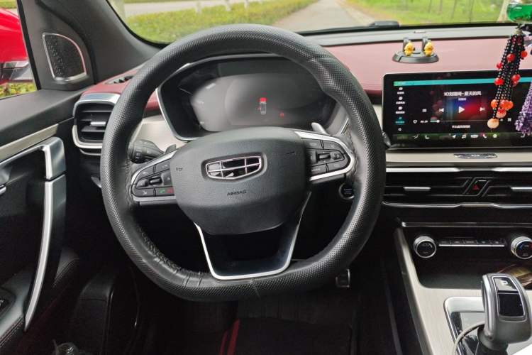 Used Geely Auto Coolray 2019 Sport Model 260T DCT Battle China V Standard Steering Wheel