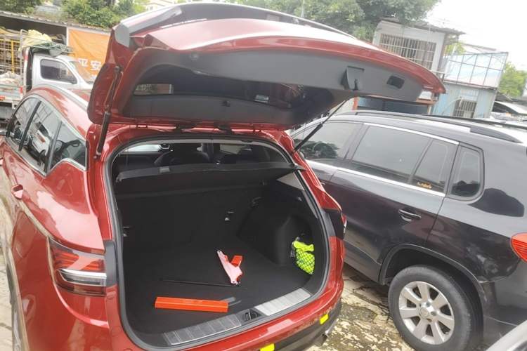 Used Geely Auto Coolray 2019 260T DCT Explorer China V Standard Trunk