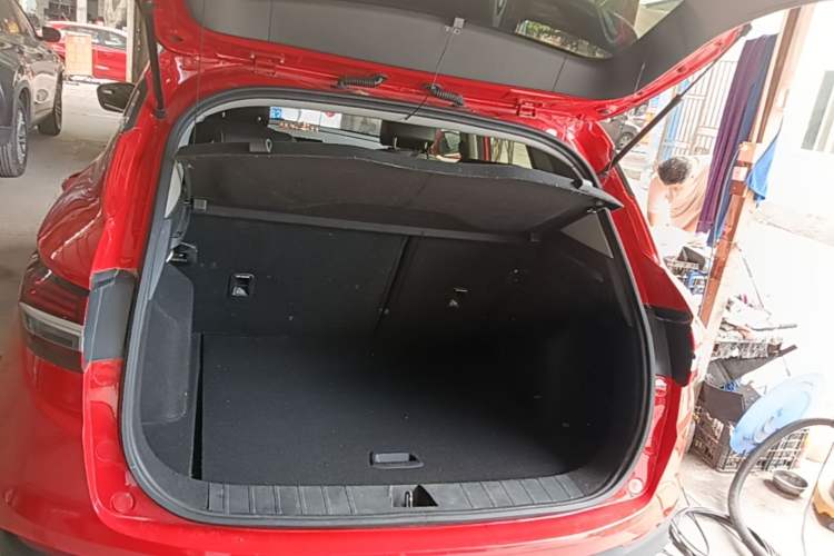 Used Geely Auto Coolray 2019 260T DCT Knight China VI Standard Trunk