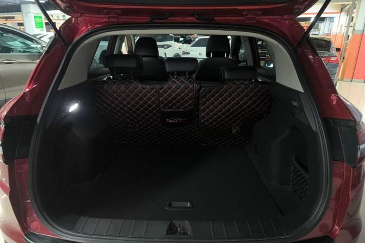 Used Geely Auto Coolray 2019 260T DCT Knight China V Standard Trunk
