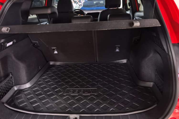 Used Geely Auto Coolray 2019 260T DCT Knight China VI Standard Trunk