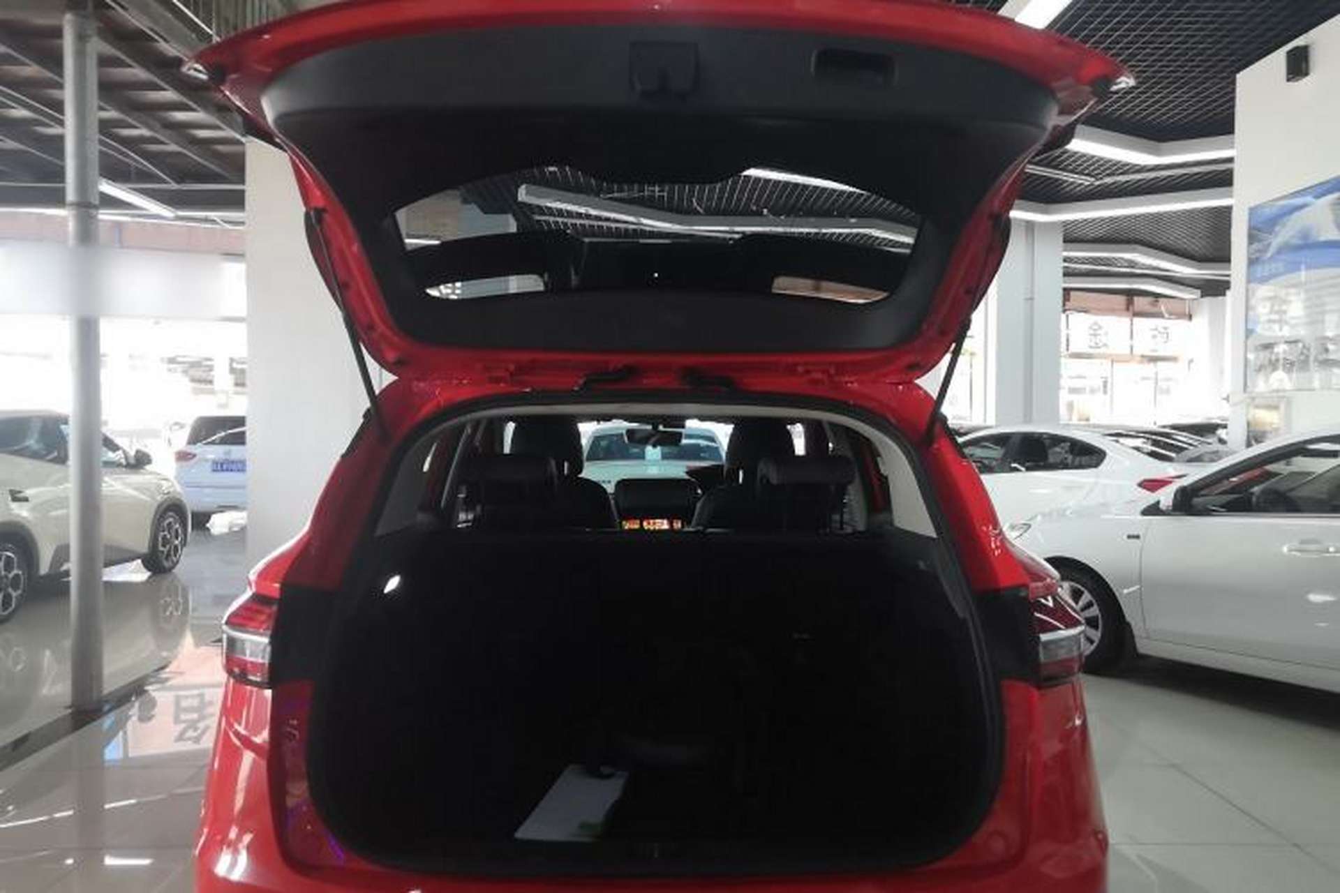 Used Geely Auto Coolray 2019 260T DCT Knight China VI Standard Trunk