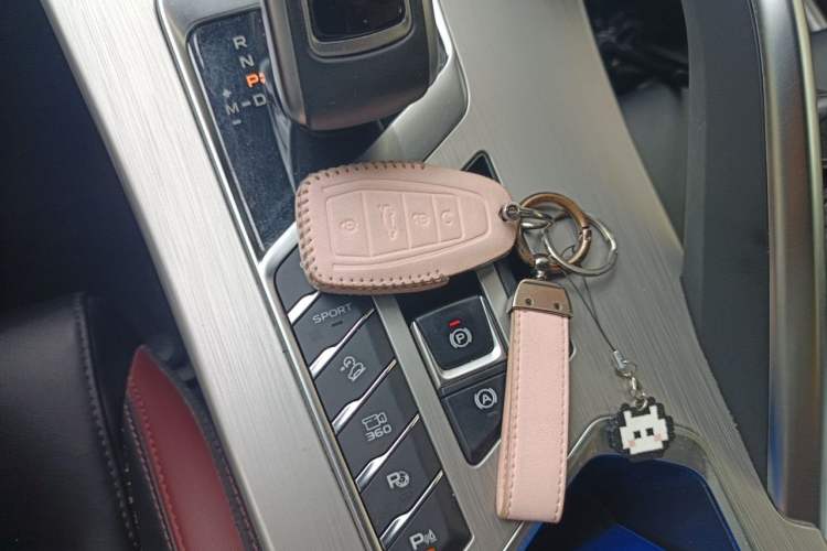 Used Geely Auto Coolray 2019 Sport Version 260T DCT Battle China VI Standard Vehicle Key