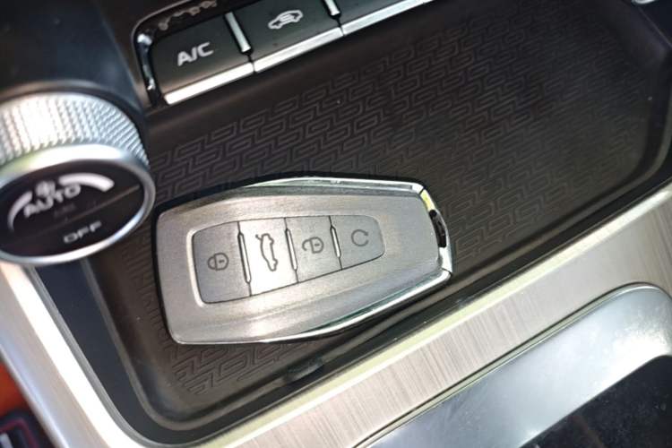 Used Geely Auto Coolray 2019 260T DCT Explorer China V Standard Vehicle Key