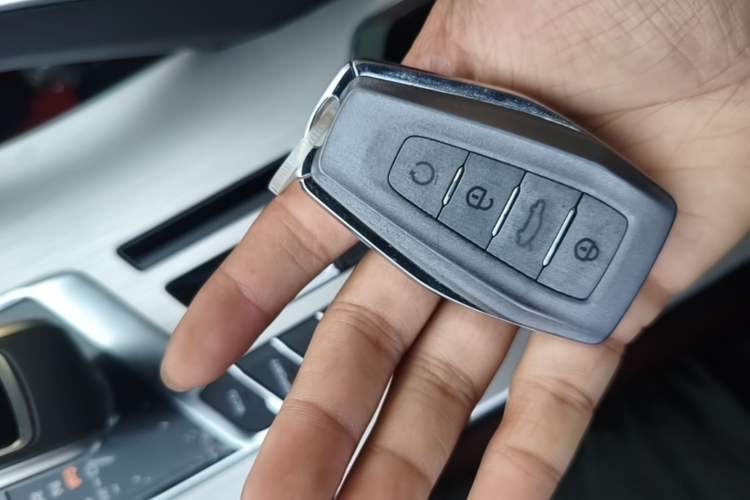 Used Geely Auto Coolray 2019 Sport Model 260T DCT Patrol China V Standard Vehicle Key