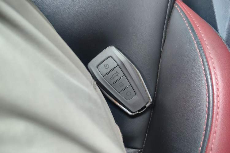 Used Geely Auto Coolray 2019 Sport Version 260T DCT Battle China VI Standard Vehicle Key