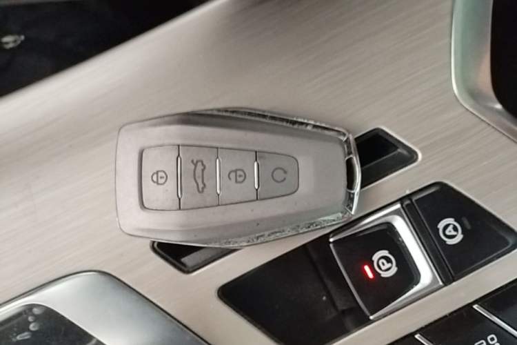 Used Geely Auto Coolray 2019 Sport Model 260T DCT Battle China V Standard Vehicle Key