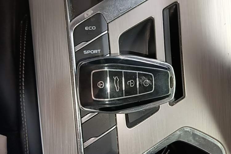 Used Geely Auto Coolray 2019 260T DCT Knight China VI Standard Vehicle Key