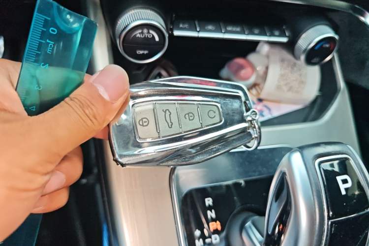 Used Geely Auto Coolray 2019 260T DCT Explorer China VI Standard Vehicle Key