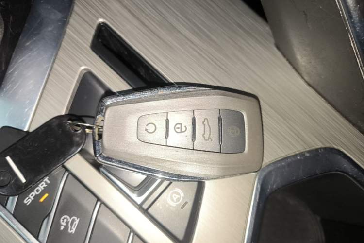 Used Geely Auto Coolray 2019 260T DCT Knight China V Standard Vehicle Key