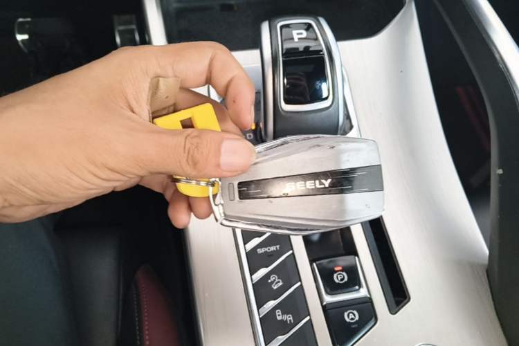 Used Geely Auto Coolray 2019 Sport Model 260T DCT Patrol China V Standard Vehicle Key