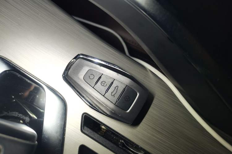 Used Geely Auto Coolray 2019 260T DCT Explorer China V Standard Vehicle Key
