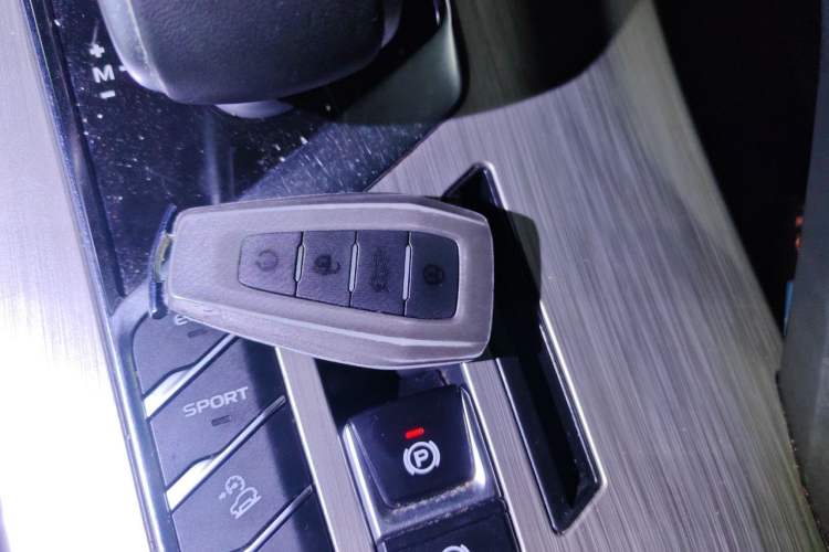 Used Geely Auto Coolray 2019 Sport Version 260T DCT Battle China VI Standard Vehicle Key