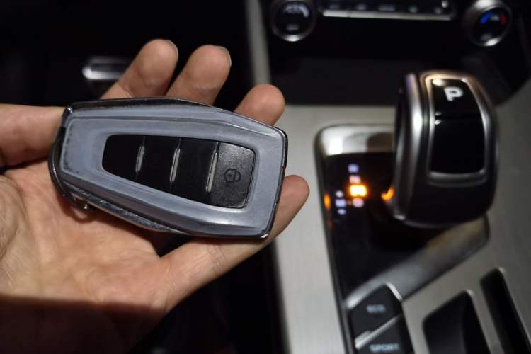 Used Geely Auto Coolray 2019 Sport Model 260T DCT Patrol China V Standard Vehicle Key